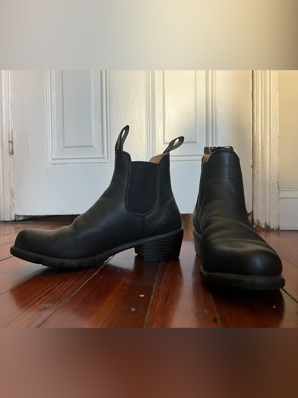 Blundstone Women’s Series #1671 Black Chelsea Boots